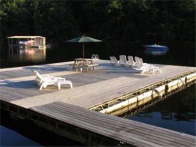 Holiday Shores Resort Осейдж Бийч Екстериор снимка